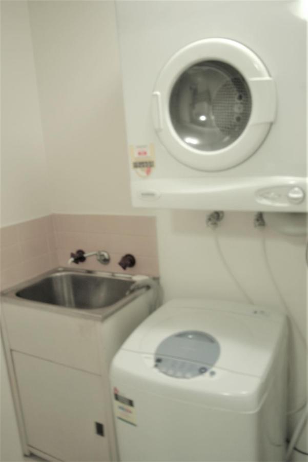 Accommodation Sydney - Kent Street Sydney Cbd Top Floor 2 Bedroom Apartment With Balcony Eksteriør bilde